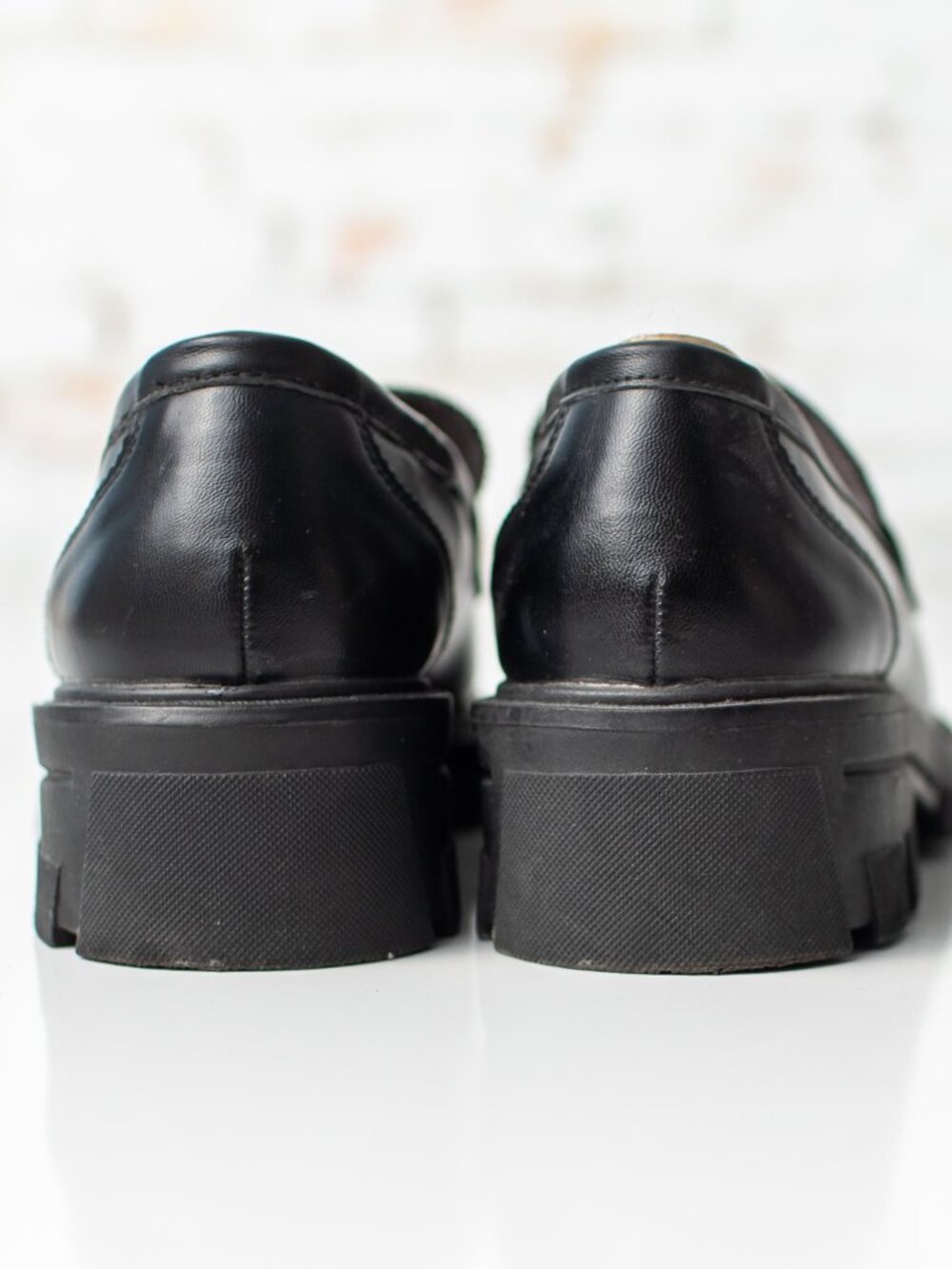 Crown Vintage Women's Size 8 Black Faux Leather Slip-On Penny Loafers - Picture 4 of 7